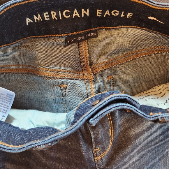 American Eagle artist crop next level crop size 6 standard dark cropped Jeans - Picture 9 of 11